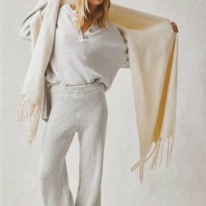 Free People Women's V-Neck Sweater - Cream and Gray